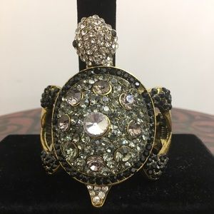 🖤Woman’s Bling Frog Bracelet🖤